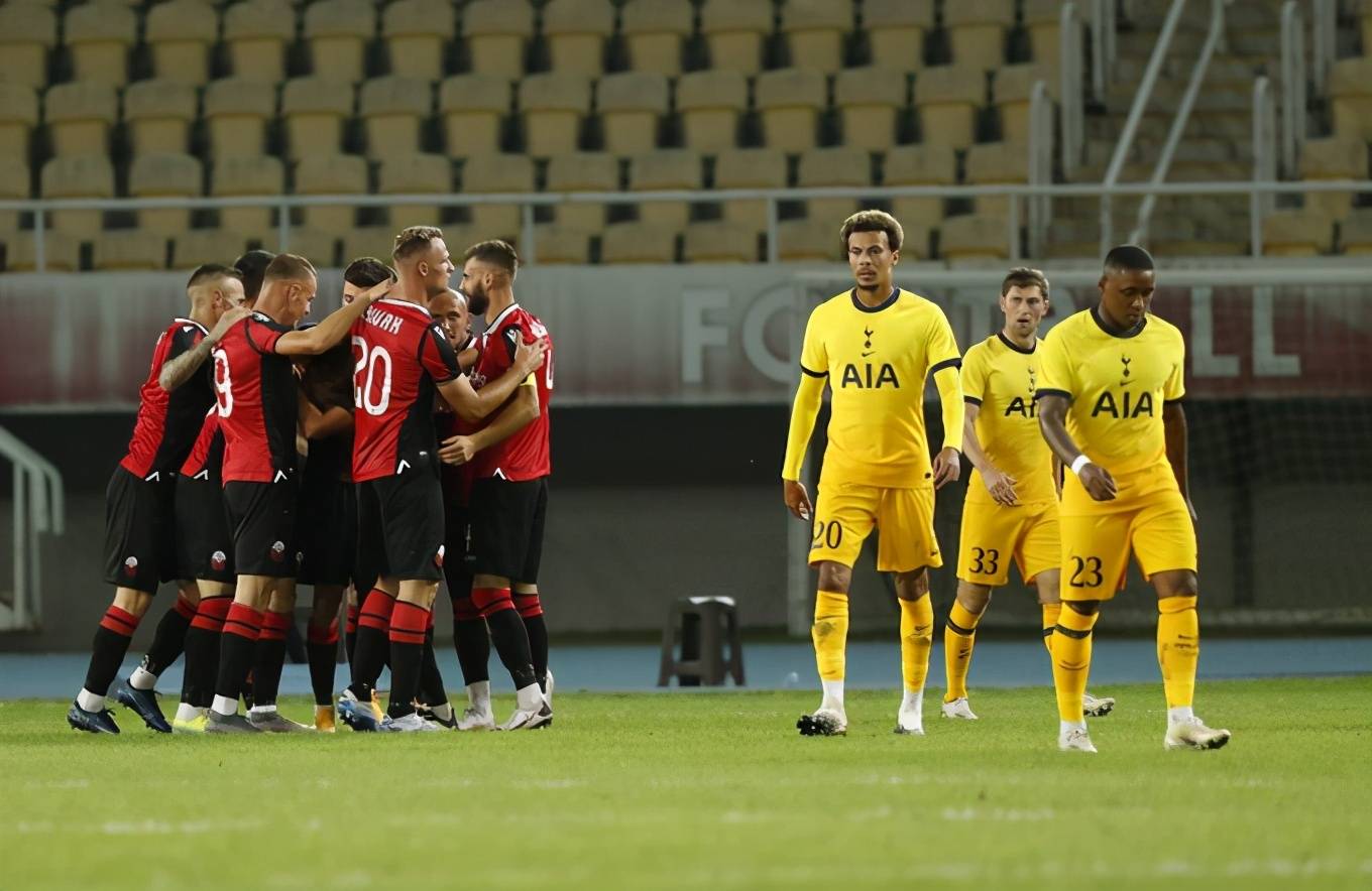 巴塞罗那发布备战花絮,赛前扳平良机,英超任务艰巨,更衣室氛围转暖的简单介绍 巴塞罗那发布备战花絮,赛前扳平良机,英超任务艰巨,更衣室氛围转暖的简单介绍