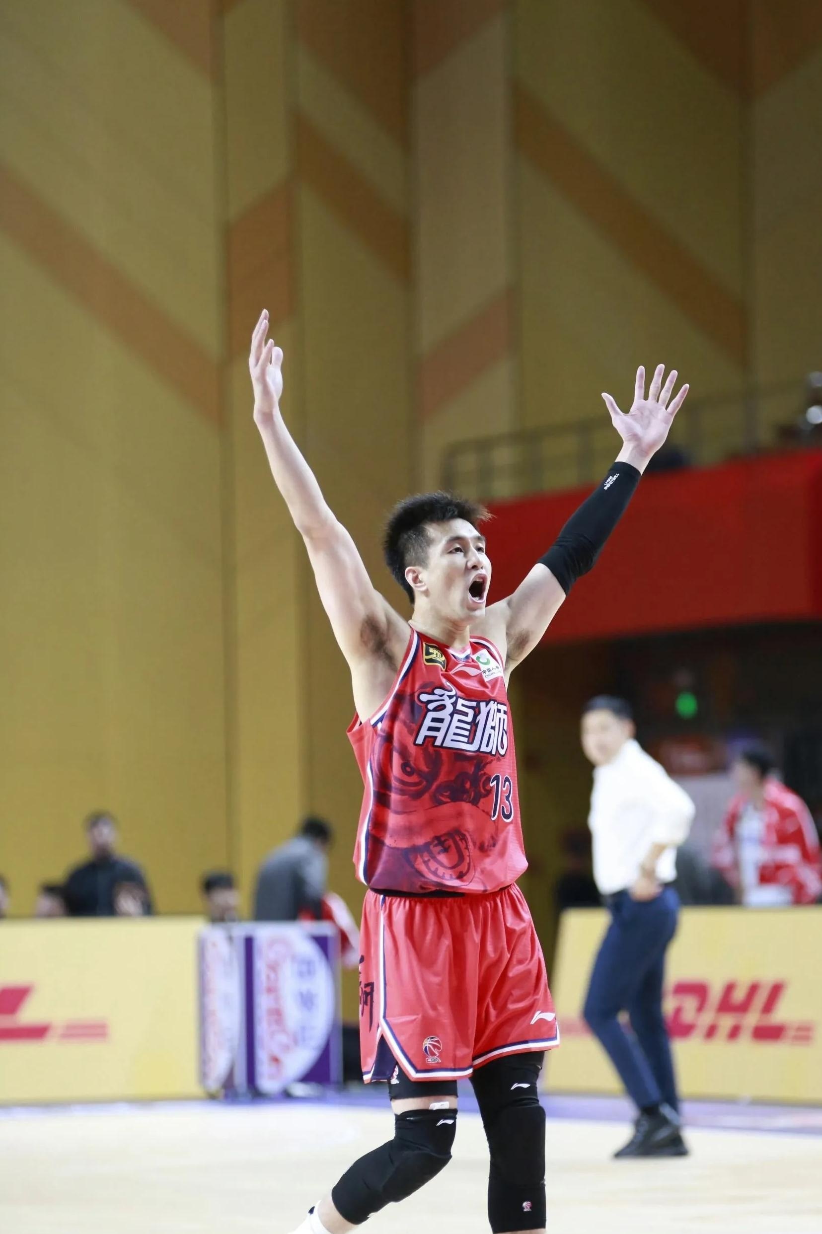 开元棋牌官方网站-深圳男篮迎亚冠关键赛；今晚战术微调；管理层满意；资深球员宣示担当(男篮亚冠回放)