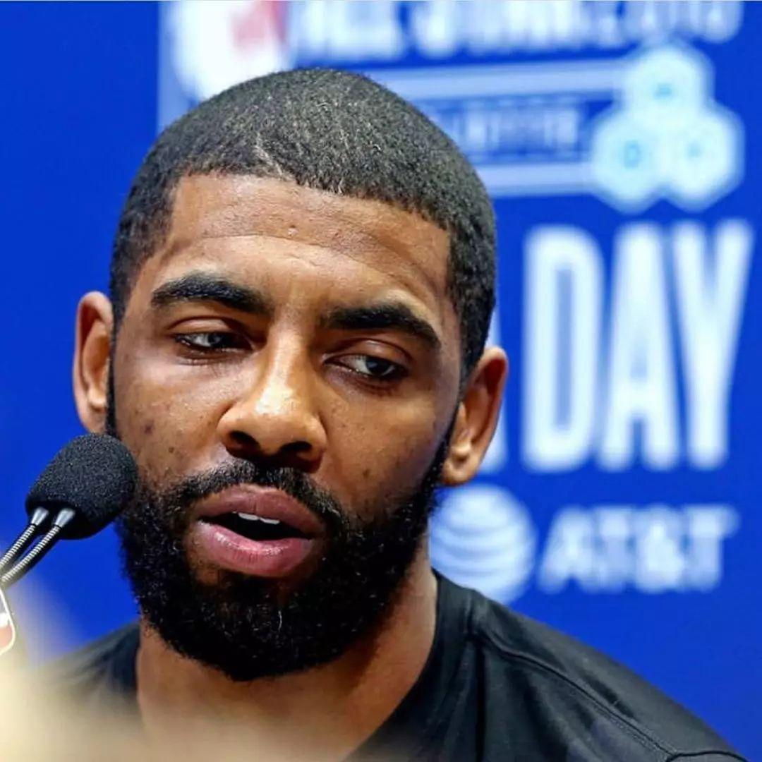 新奥尔良鹈鹕训练开放日，赛后更衣室发声引欢呼，欧联在即，阵容厚度经受考验(新奥尔良鹈鹕)