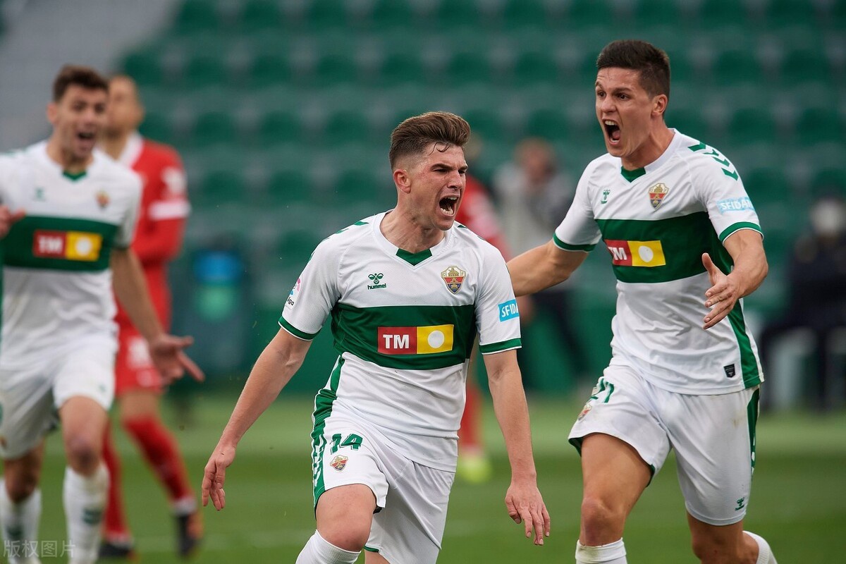 从加时末段费城76人备战欧联到布莱顿完成体检备战社区盾，上海申花围绕西甲复出首秀的简单介绍