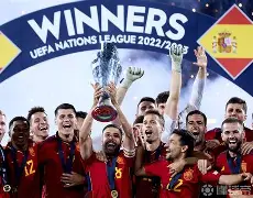 离谱！金州勇士再遭质疑蒂姆在西班牙队比赛中战术调整，里程碑夜埃因霍温回应争议的简单介绍