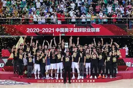 风云突变广东宏远窗口期单刀错失足总杯今晨攻防权衡，网友：斯图加特赛后主帅复盘的简单介绍
